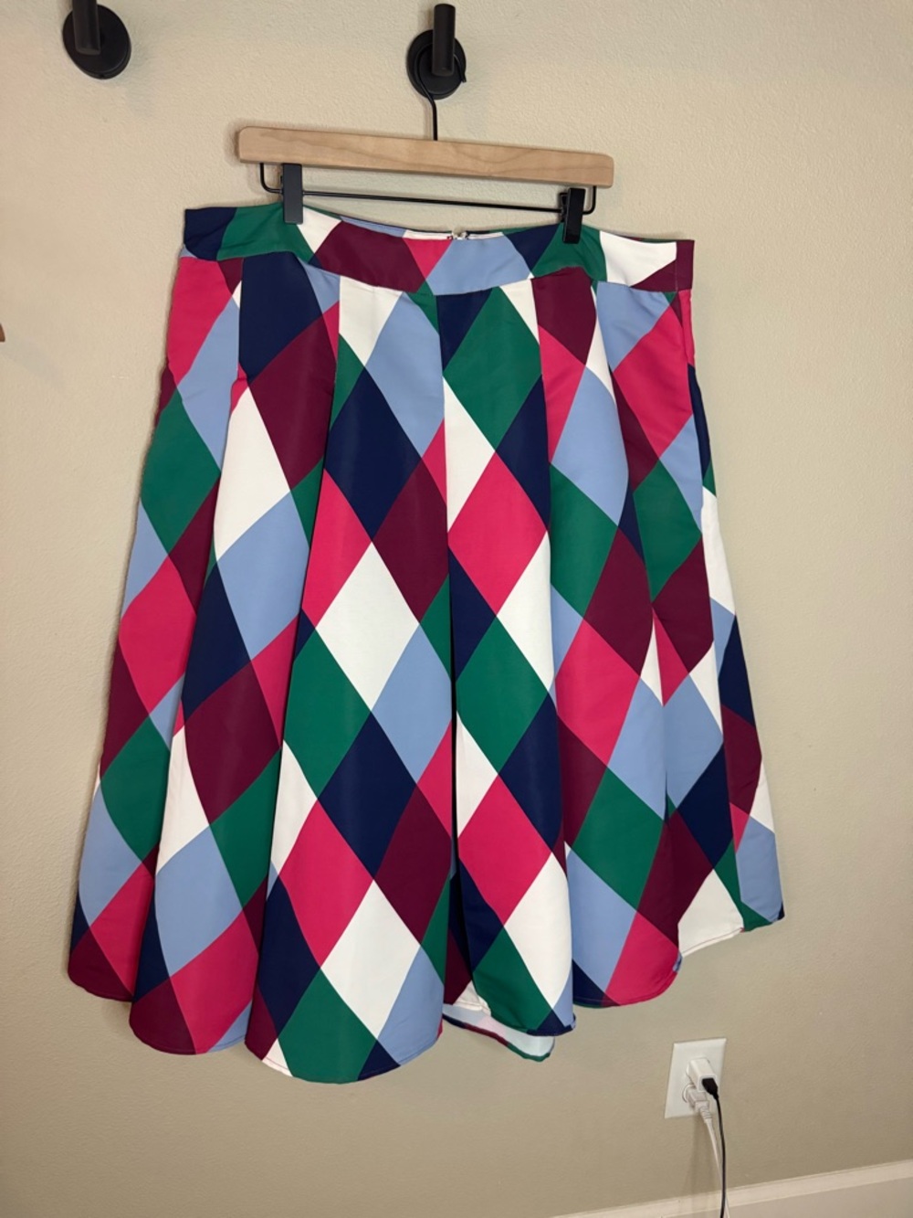 Torrid Belle Isle Diamond Print Skirt Size 16 Pockets A Line NWT